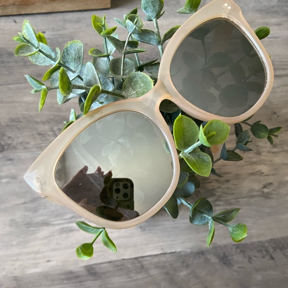 Franco Sarto Reflective Sunglassess - Picture 2 of 4